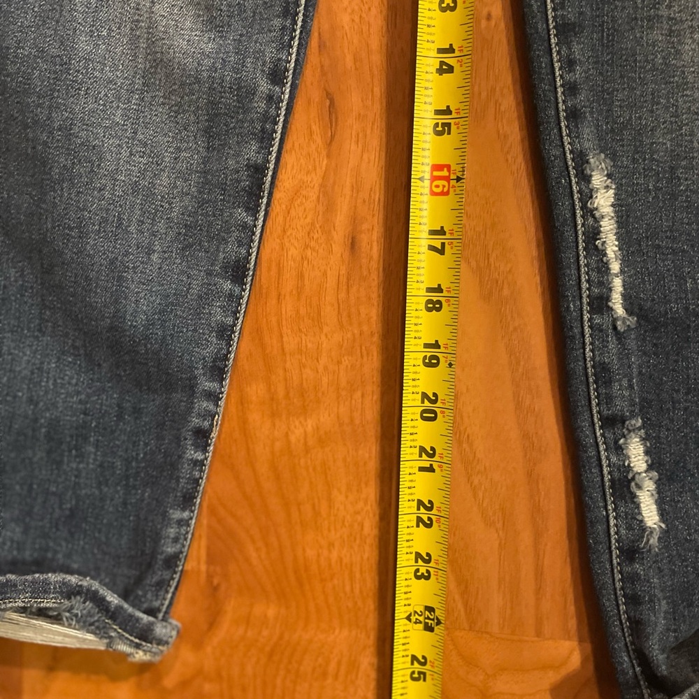 NWT Risen distressed high rise “boyfriend” style  jeans . Size 7/28. Length 26” - Picture 4 of 5